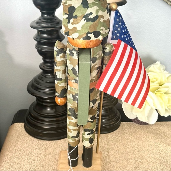 NWT Army Soldier Nutcracker - Picture 7 of 7